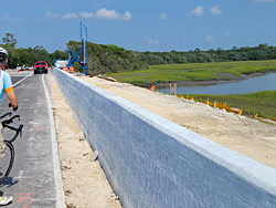 new Heckscher bridge to accomodate trail