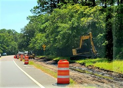 AI Parkway Trail construction